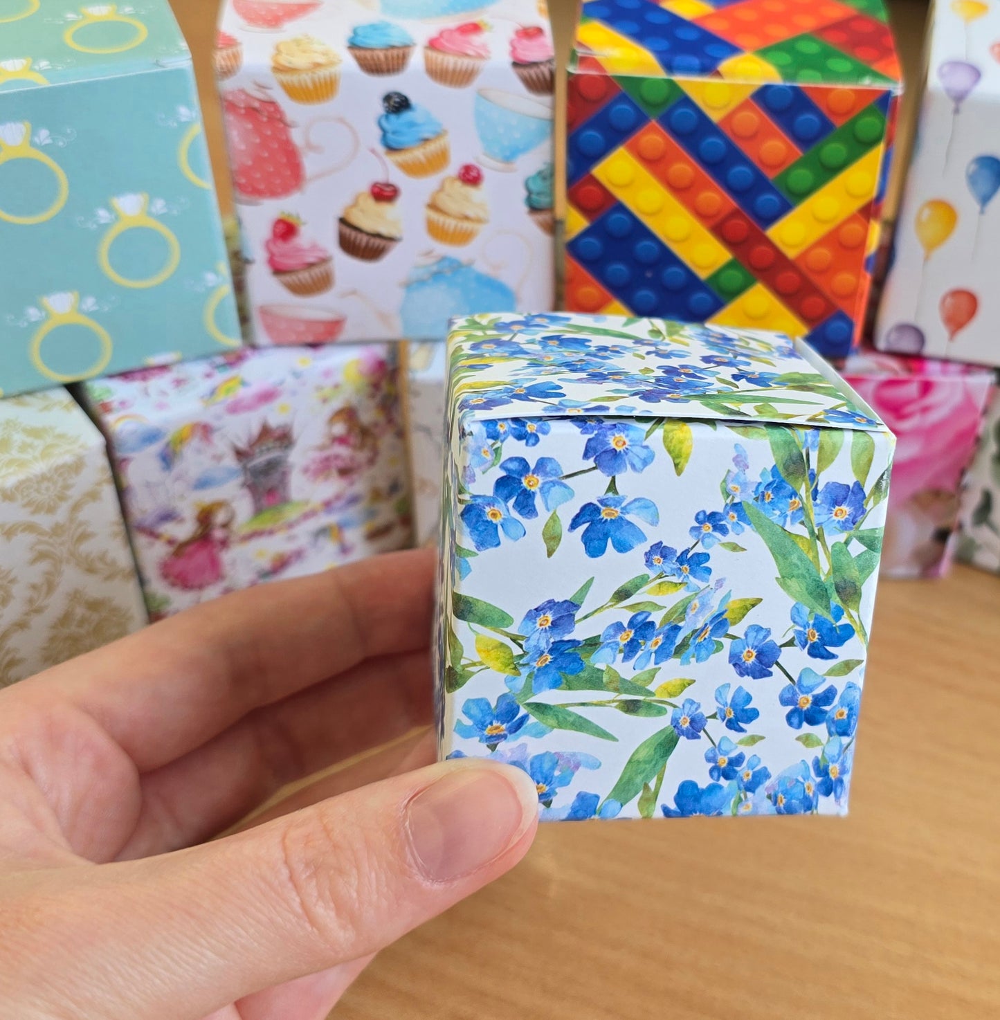 Daisy Loves Blue | Little Gift Box | 5cm Cube | Single or 6 Boxes