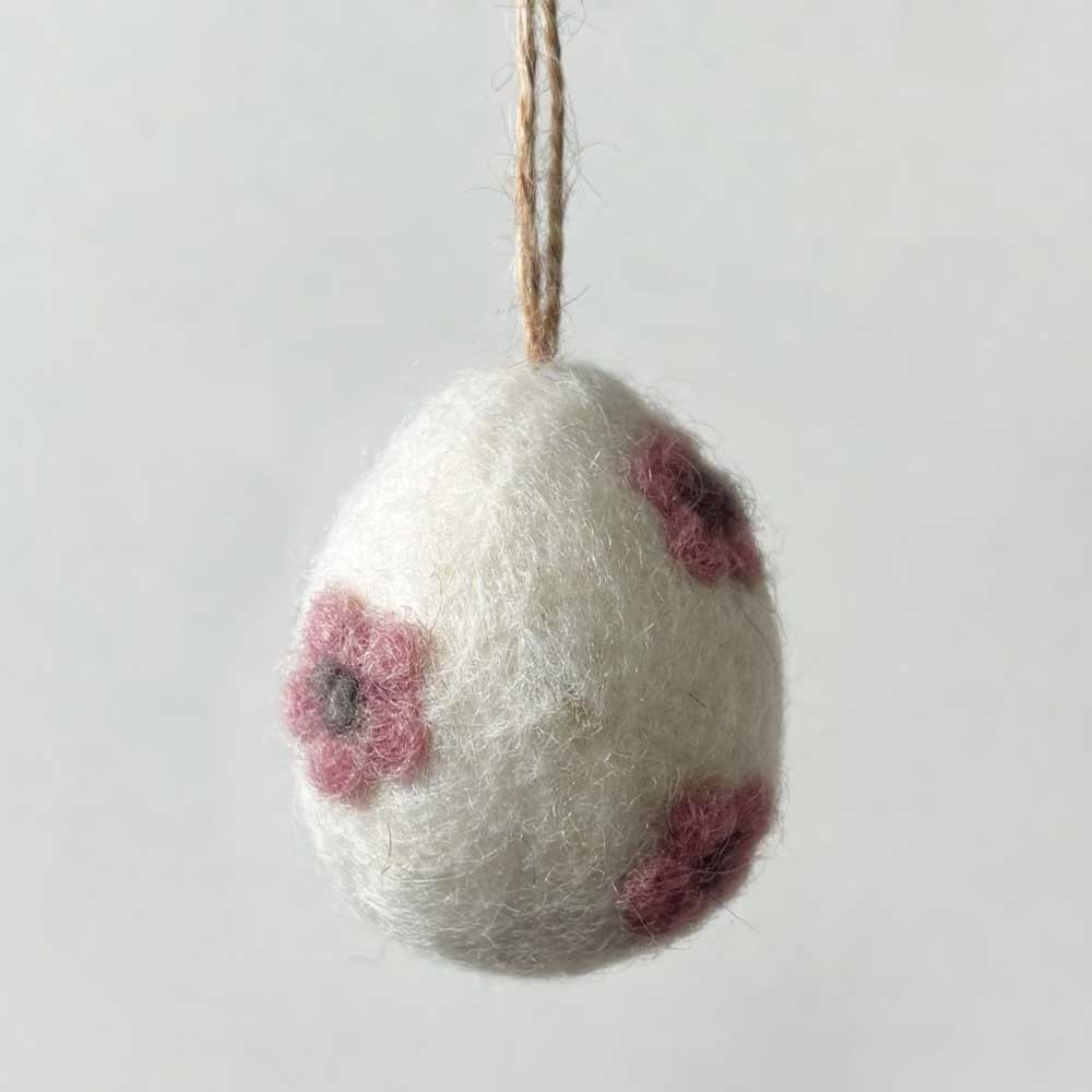 Pretty Daisies | Small Hanging Felt Egg | Easter Decoration | 4cm Tall